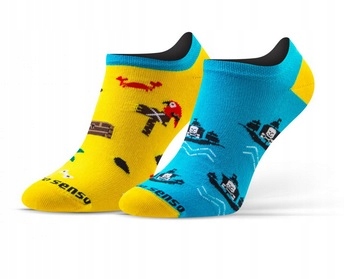 Kolorowe wesołe stopki NIE DO PARY pirat